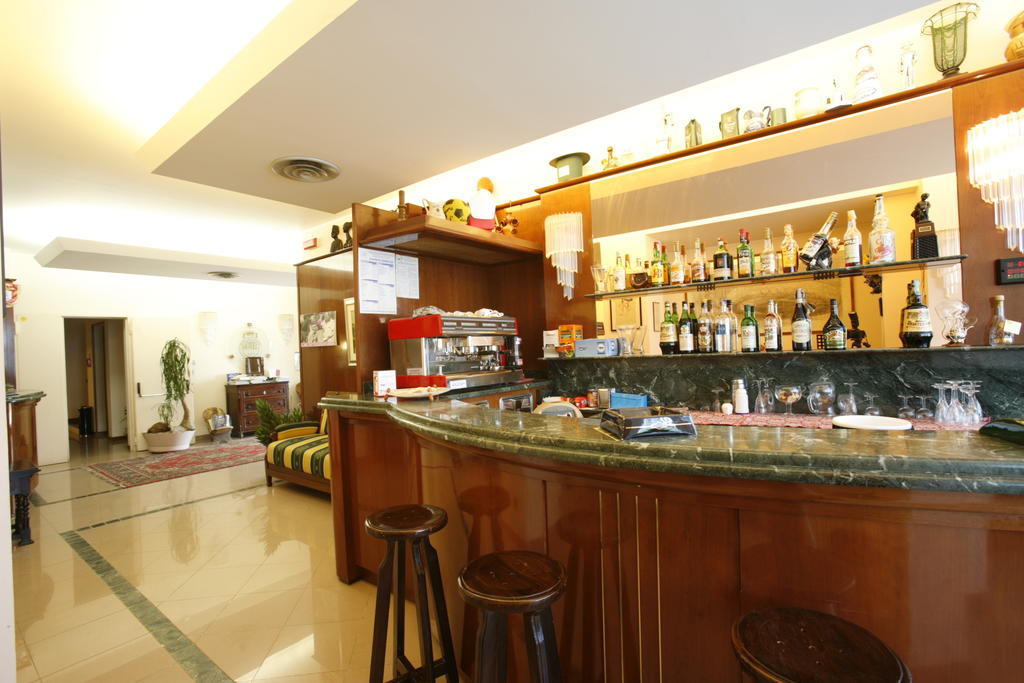 特托德勒马尔凯酒店 - 孔蒂意大利餐厅 钦戈利 外观 照片